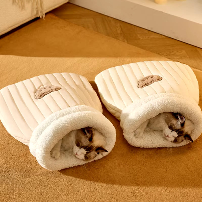 Cozy Cat Sleeping Bag with Warm Fleece & Bear Design – Soft Pet Nest Bed