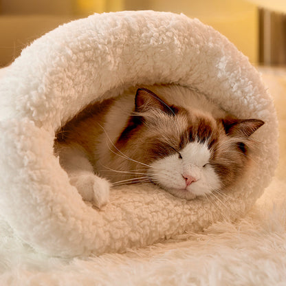 Cozy Cat Sleeping Bag with Warm Fleece & Bear Design – Soft Pet Nest Bed