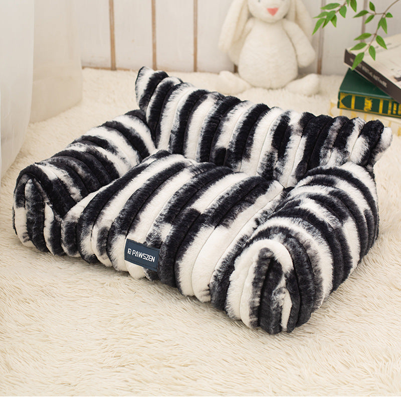 Large Plush Cat Sofa Bed – Soft Pet Couch for Cats & Small Pets